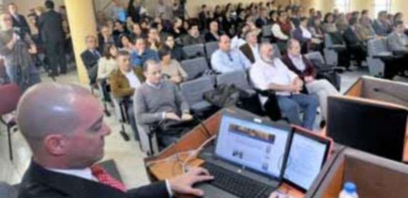 Numerosos secretarios e interventores asistieron a la jornada de formación para utilizar la nueva plataforma. / Kamarero