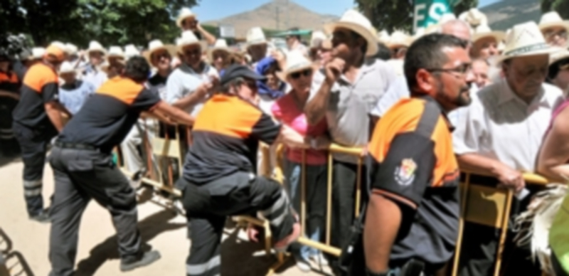 Un grupo de voluntarios de Protección Civil de La Granja