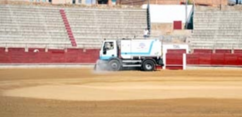 Un camión de los servicios municipales de limpieza