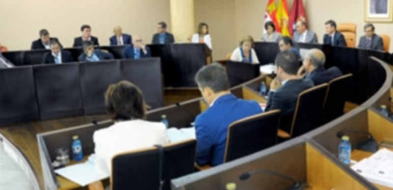 La Diputación ofrece su ayuda para atender a los refugiados sirios 1 La propuesta contó con el respaldo de todos los diputados provinciales en el último pleno celebrado. / El Adelantado