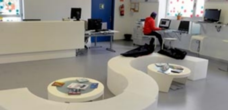 Instalaciones del centro dedicado a la formación en nuevas tecnologías. / Kamarero