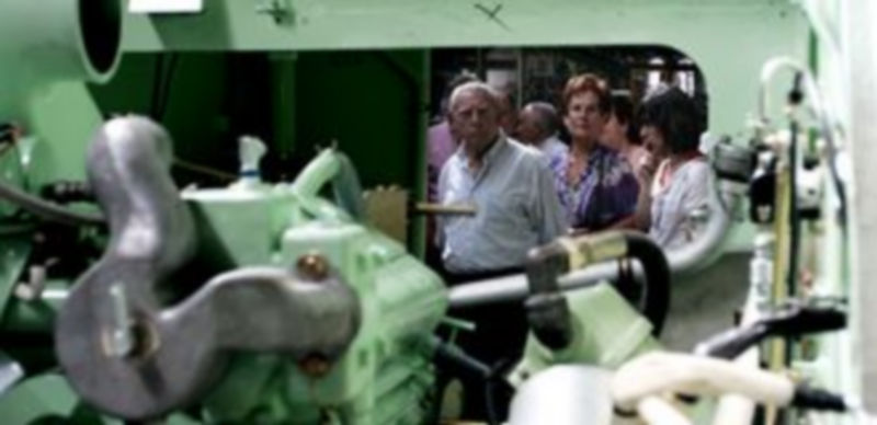 El público que quiso acercarse hasta la antigua Base Mixta de Segovia