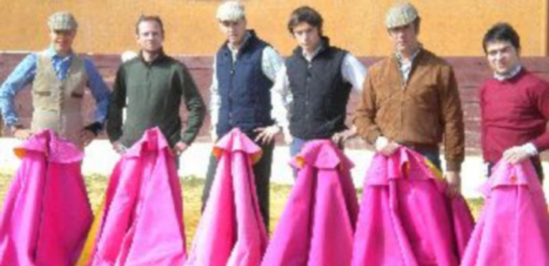 Fotografía de familia de los participantes en el tentadero de ‘Las Contentas’. / Pablo Pastor