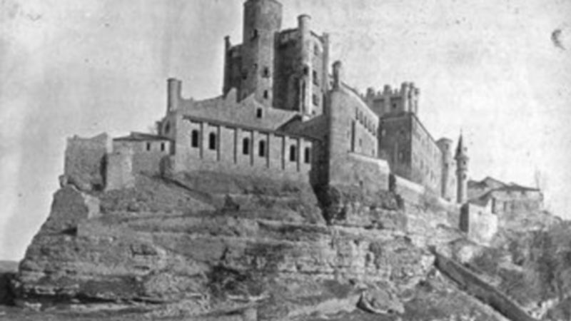 Foto de archivo del Alcázar devastado tras el incendio de 1862. / El Adelantado