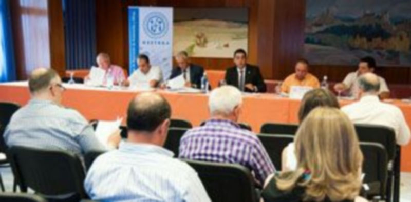 Miembros del Gremio Segoviano de Talleres d Reparación y Vehículos Afines durante la asamblea / El Adelantado