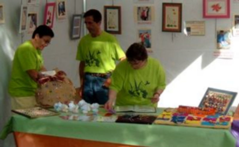 Imagen de los trabajos del taller de artesanía de Cuéllar. / Alberto Benavente