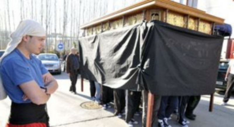 El nuevo trono del Cristo del Mercado. / Alberto Benavente.