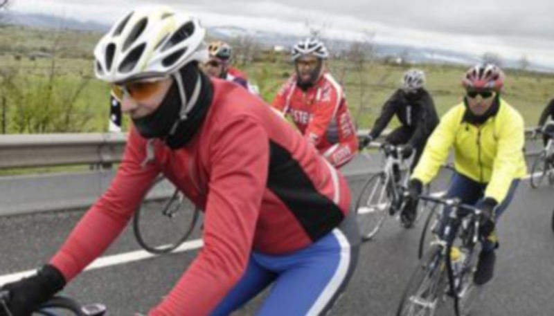 El casco será también obligatorio para los ciclistas en casco urbano. / Juan Martín