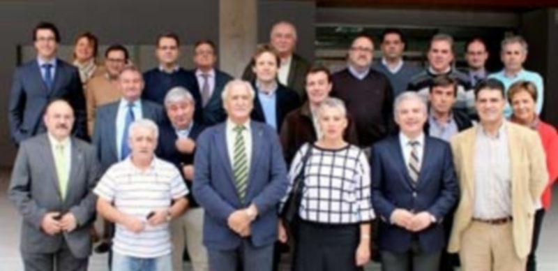 Empresarios y profesores en el Centro Integrado de Formación Profesional. / E. A.