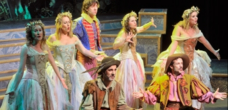 Imágenes del espectáculo “Otro gran teatro del mundo” y del público que llenó La Cárcel para asistir a la representación. / K.