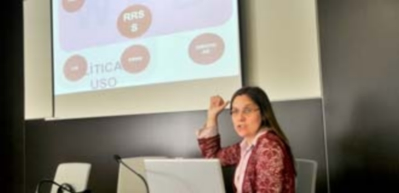 La abogada Ruth Benito fue la encargada de ofrecer su visión de experta al resto de empresarios.  / Kamarero