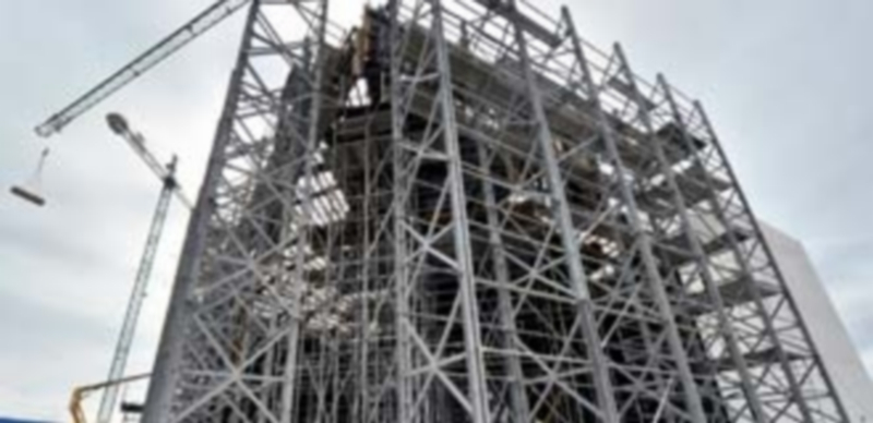 La obra permanece paralizada desde junio de 2013. / Kamarero