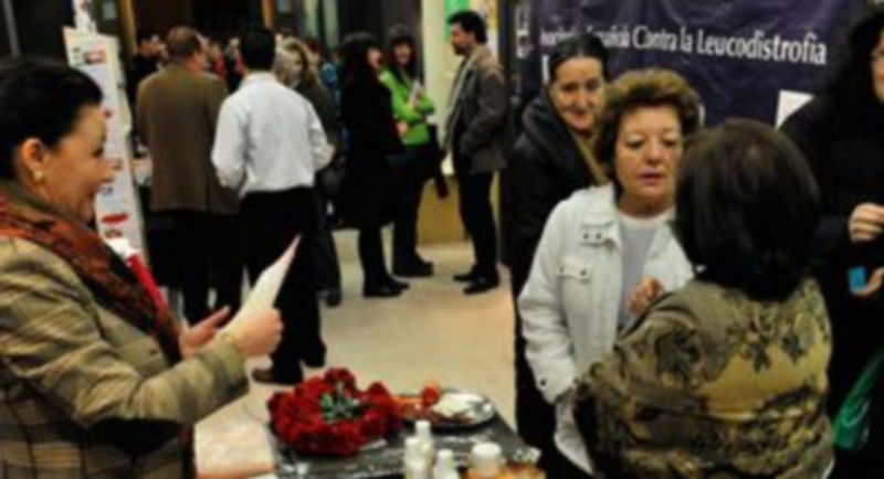 Expositor con productos de belleza. Hoy habrá una demostración./Kamarero