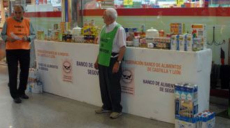 Recogida de víveres por parte de voluntarios del Banco de Alimentos