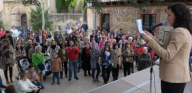 Un buen preludio festivo. / Kamarero.