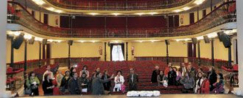 Desde el espacio reservado a los espectadores