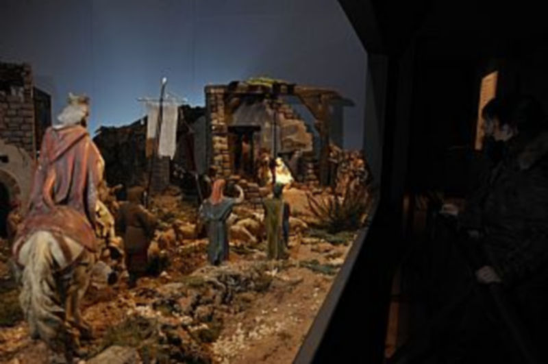 Detalle del belén instalado en la sala principal del Torreón de Lozoya