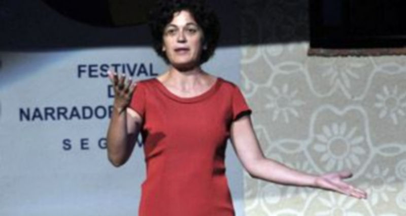 La versátil narradora Cristina Verbena durante su actuación en la noche del pasado sábado. / Juan Martín