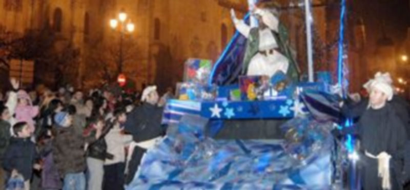 El Ayuntamiento calcula que entre 15.000 y 20.000 personas seguirán el recorrido del Cortejo Real. /KAMARERO