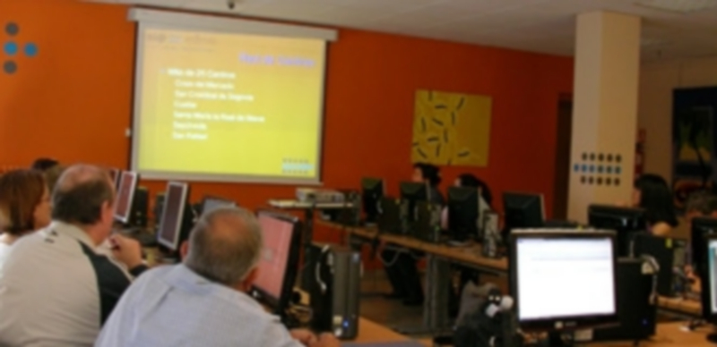 En el Centro Si@ aprenden nivel básico y avanzado de informática. / E.A.