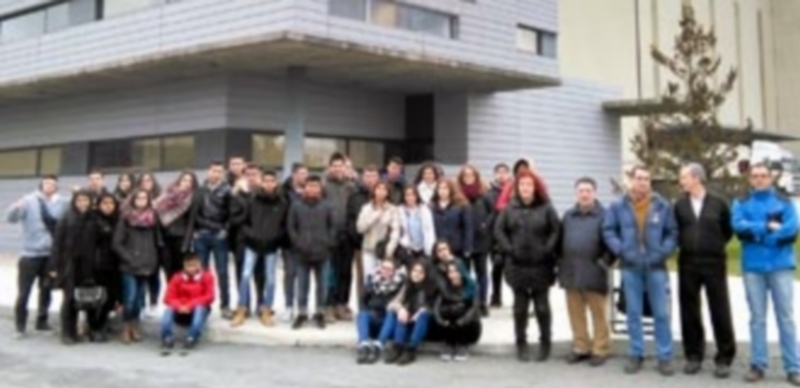 Los 250 alumnos de ‘Cuál es tu vaca’ conocen una docena de empresas 1 Los estudiantes que participan en el programa de emprendedores visitan durante este mes varias empresas de Segovia y provincia para conocer su trabajo diario. / E. A.