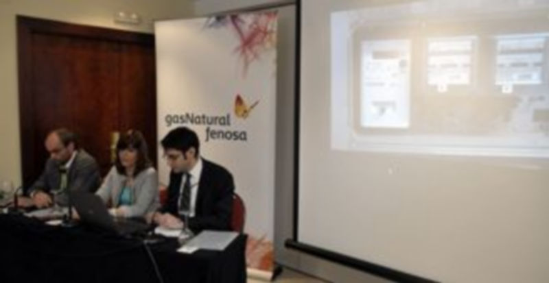 Los responsables regionales de Gas Natural Fenosa dieron a conocer los detalles de este nuevo servicio. / Juan Martín