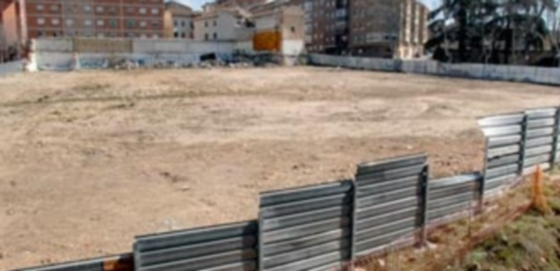 Solar donde este verano empezarán las obras de la segunda fase de construcción del campus María Zambrano./ juan martin