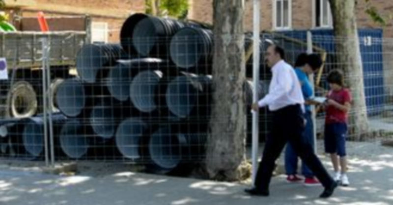 Las zonas de acopio de materiales ya han sido acotadas en distintos puntos del barrio./Cristina Muro de Zaro