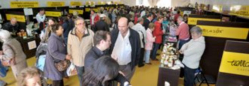 Centenares de personas se acercaron ayer a la carpa instalada en la avenida Fernández Ladreda para conocer