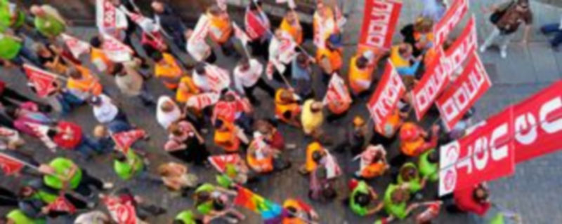 Imagen de archivo. Hace aproximadamente un año los sindicatos convocaron una huelga general. / Kamarero