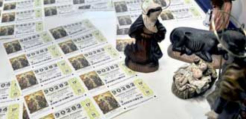 Segovia sigue confiando en la suerte de El Niño 1 Las administraciones de lotería segovianas ofrecen muchos números de El Niño. / KAMARERO