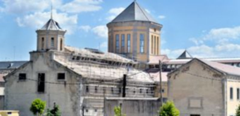 Las 16 personas contratadas trabajarán en los próximos seis meses en obras de mejora del edificio de la vieja cárcel. /A.K.