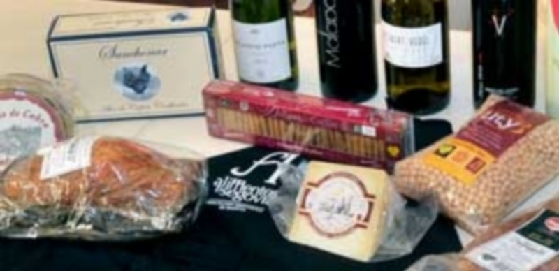 Algunos de los productos alimenticios segovianos que se promocionarán la próxima semana en Barcelona. / Kamarero