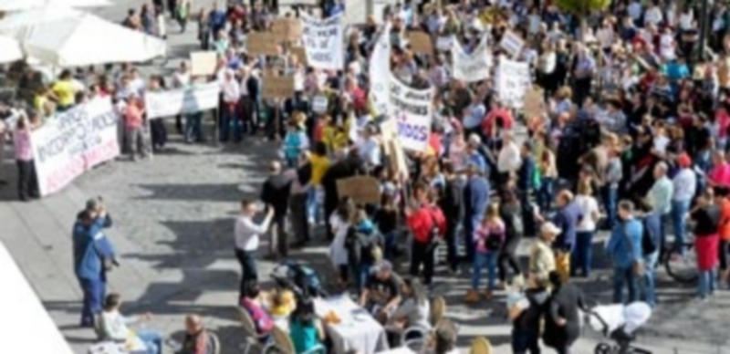 Vecinos de los barrios incorporados al municipio de Segovia en los años setenta fueron los primeros en movilizarse contra el ‘tasazo’. / Kamarero