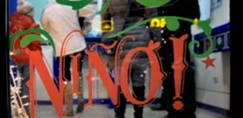 Los segovianos apuran estos últimos días para comprar décimos de ‘El Niño’. / Kamarero