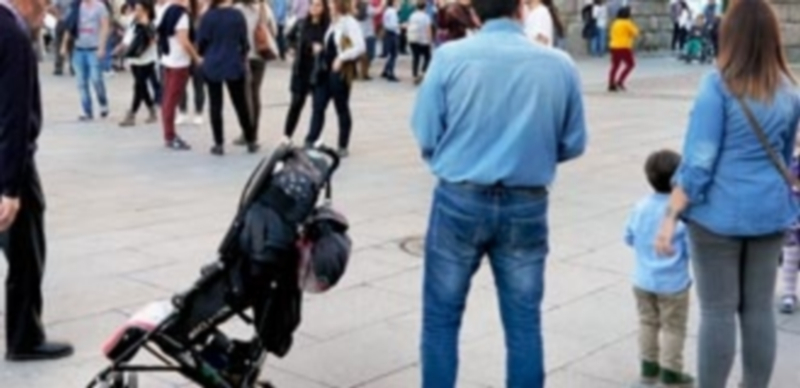 El número de prestaciones por maternidad descendió en los nueve primeros meses del año un 6