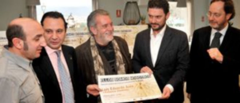 Los alcaldes de Segovia y La Granja con los organizadores del concierto