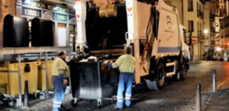 El contrato del servicio de recogida de residuos está actualmente prorrogado con la empresa FCC. / KAMARERO