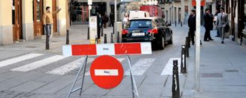 La AIHS ha pedido unas señales “más aclaratorias” en la calle Cronista Lecea./A.K.