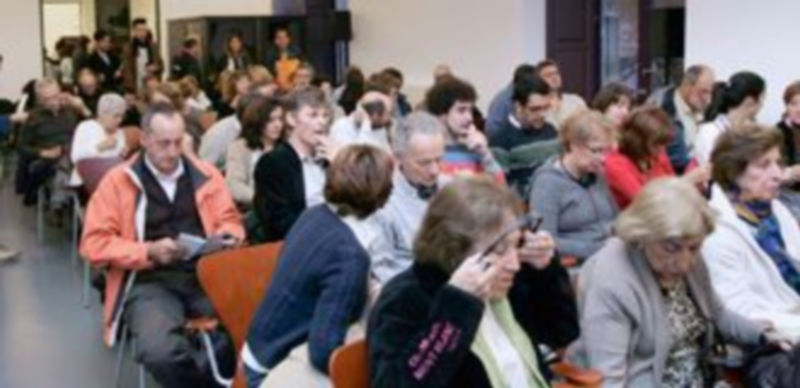 Asistentes a uno de los múltiples actos celebrados con motivo del Hay Festival que se celebra en Segovia del 26 al 29 de septiembre. / Lara Mazagatos