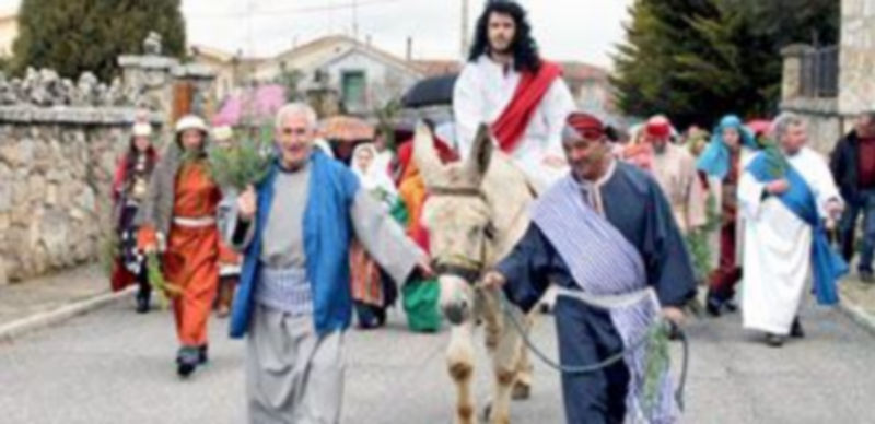 Un momento de la representación llevada a cabo en Navafría. / El Adelantado