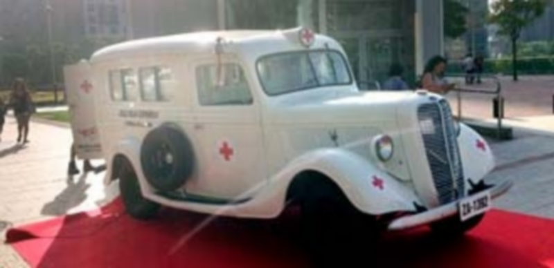 Cruz Roja celebra el Día de la Banderita, el más solidario 1 La ambulancia de Cruz Roja más antigua estará expuesta en San Clemente. / E.A.