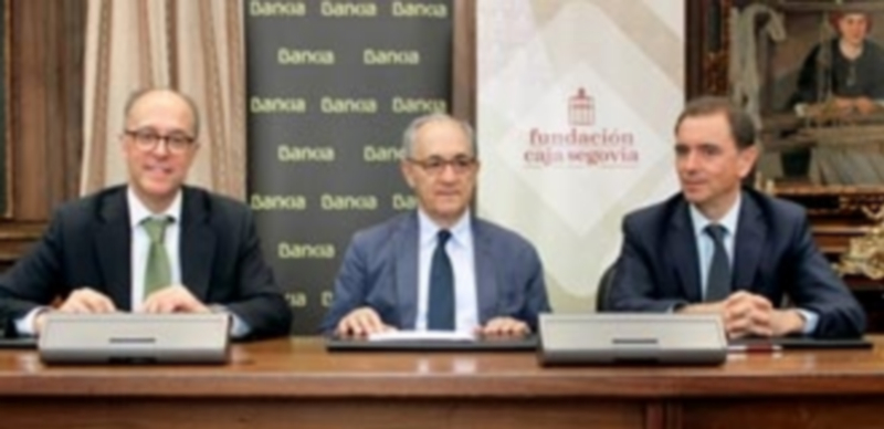 El acto de la firma del convenio con representantes de Bankia y de la Fundación Caja Segovia. / el adelantado