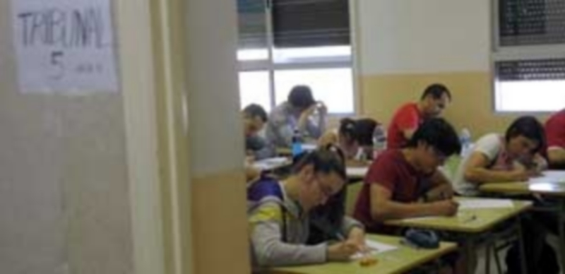 Imagen de las pruebas de acceso al cuerpo de Profesores de Secundaria desarrolladas este año en Segovia. / Kamarero