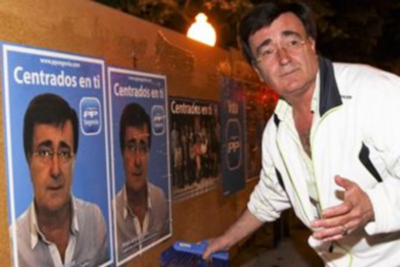 El cabeza de lista del PP contó con el apoyo de  su lista. / Gabriel Gómez