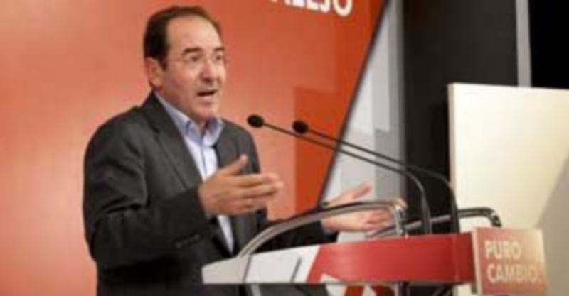 Cantalejo durante su presentación oficial como candidato en la sala Alfonsa de la Torre. /Gabriel Gómez.