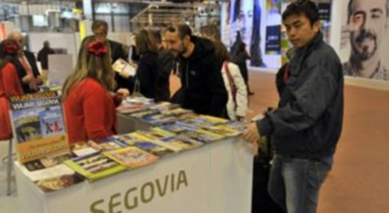 Imagen de archivo de uno de los mostradores de Segovia instalados en la feria internacional de Turismo. / Kamarero.