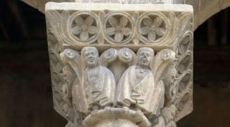 Dealle de un capitel románico en la ciudad de Segovia. / Juan Martín