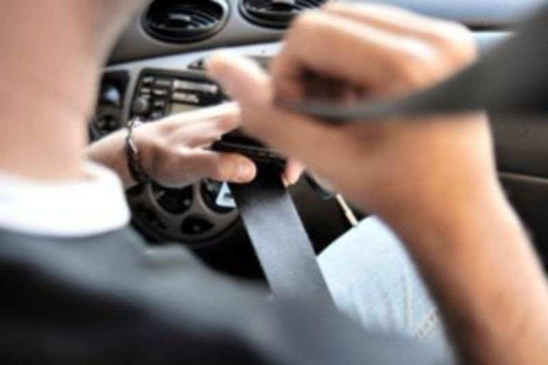 No usar el cinturón de seguridad es el tercer motivo por el que se pierden puntos