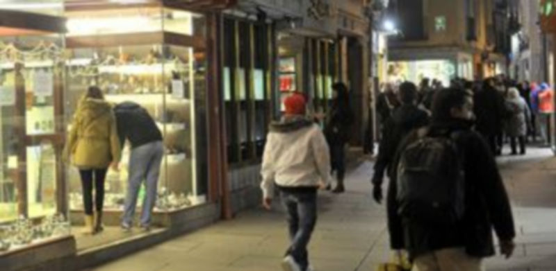 Imagen de archivo de una calle comercial en la capital provincial. / Kamarero